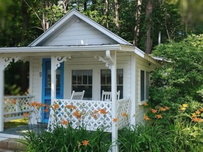 2 River Road Inn & Cottages