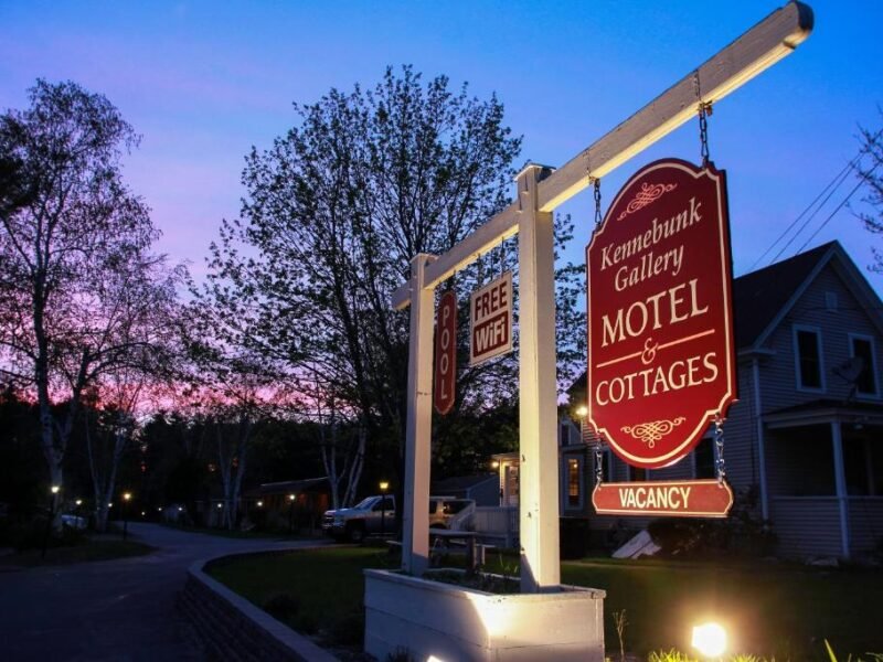 Kennebunk Gallery Motel & Cottages